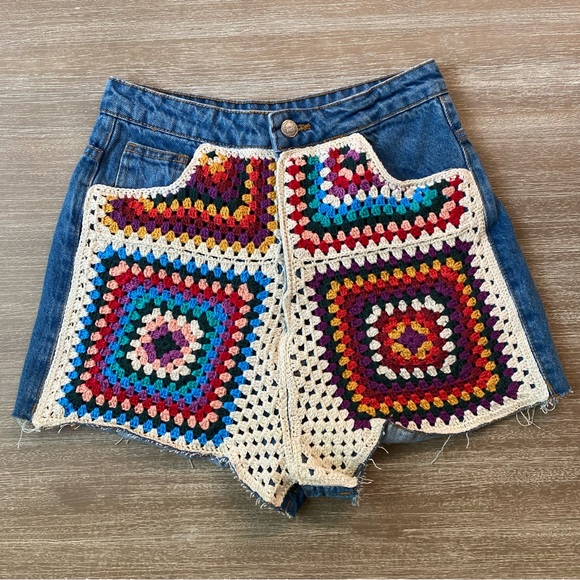 Farm Rio NWT Women’s High Rise Multicolor Crochet Denim Cut Off Shorts XS
